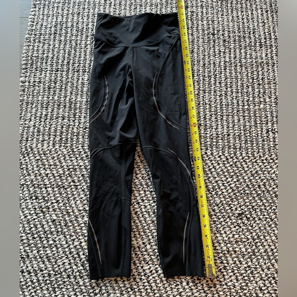 Lululemon Base Pace Leggings With White/Grey Pattern, Size 2, Perfect Condition